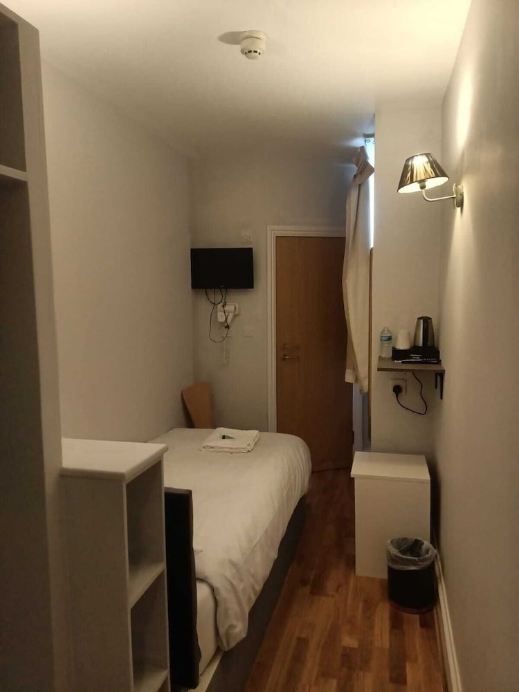 Coronation Hotel 34/50