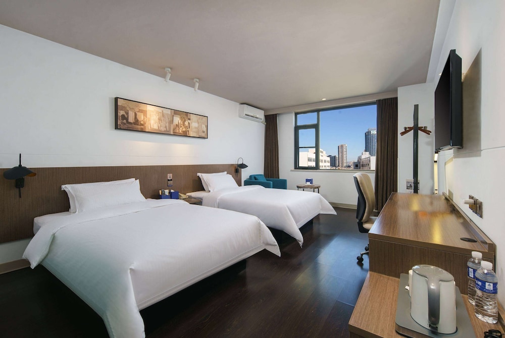 Microtel by Wyndham Kunming City Center 10/25