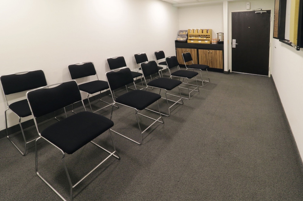 City Express Junior by Marriott Toluca Aeropuerto 38/50