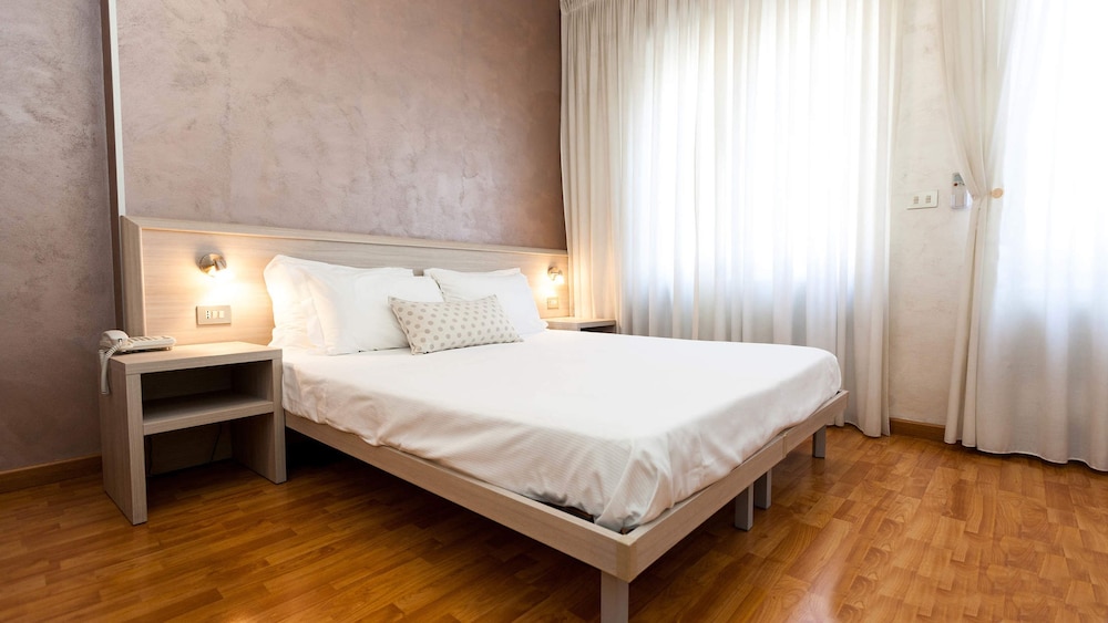 Lis Hotel 29/73