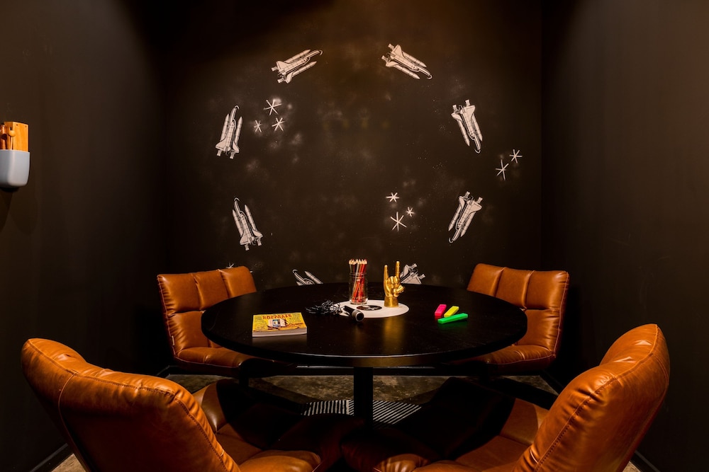 Moxy Glasgow SEC 20/37