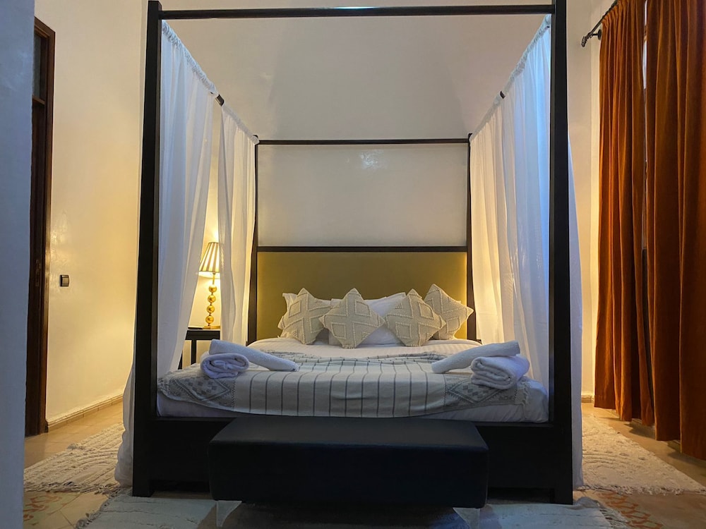 Riad Las Palmeras 13/50