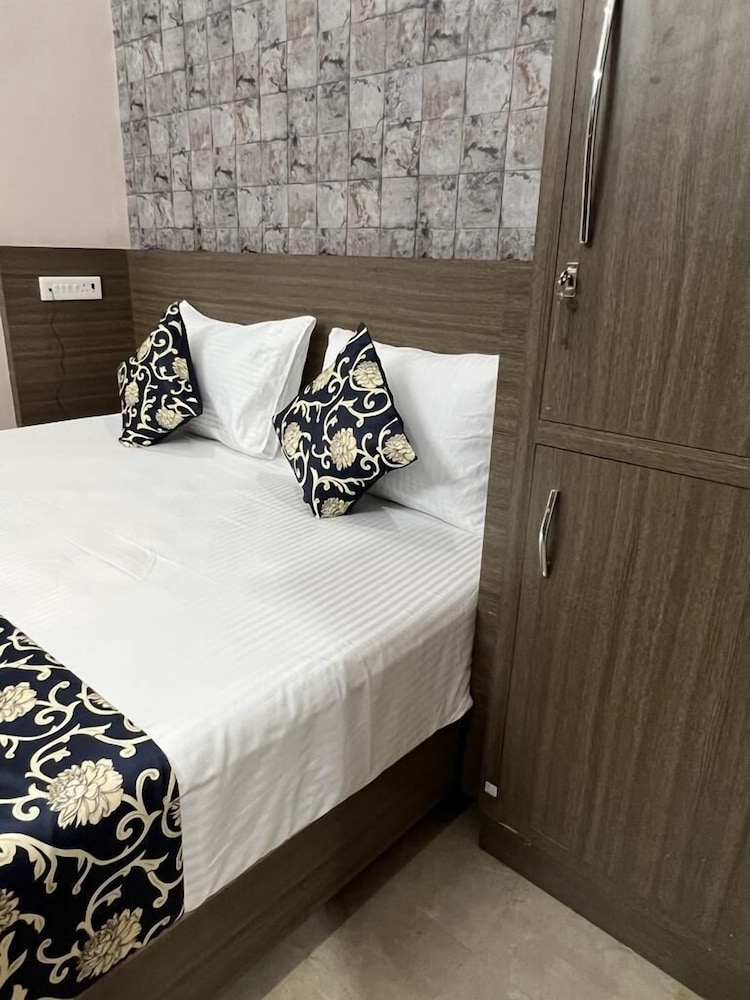 R.G Bilkha Hotel and Resorts 12/47