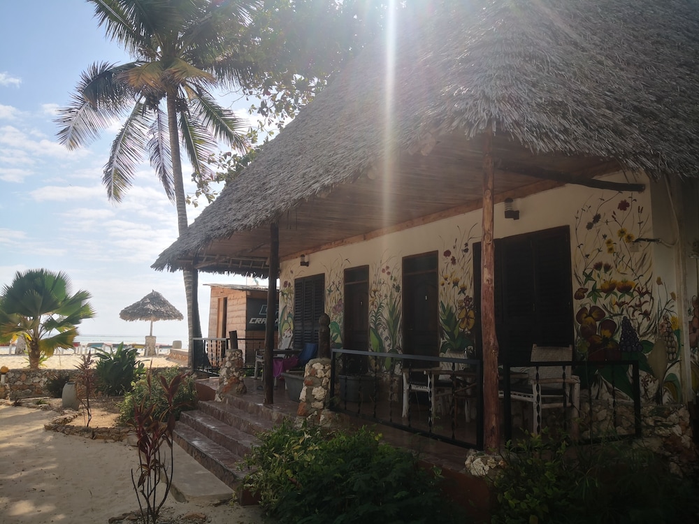 Mambo Ocean Resort 2/50