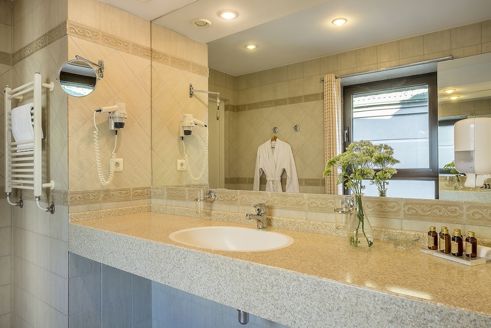 Grata by Centrum Hotels 45/47