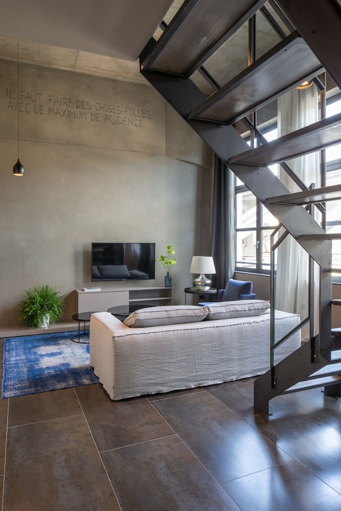 Edit Lofts 19/65