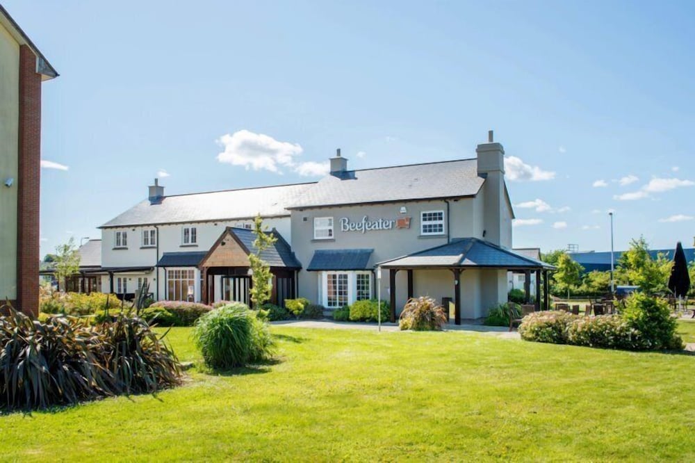 Premier Inn Llanelli Central East Hotel 46/50