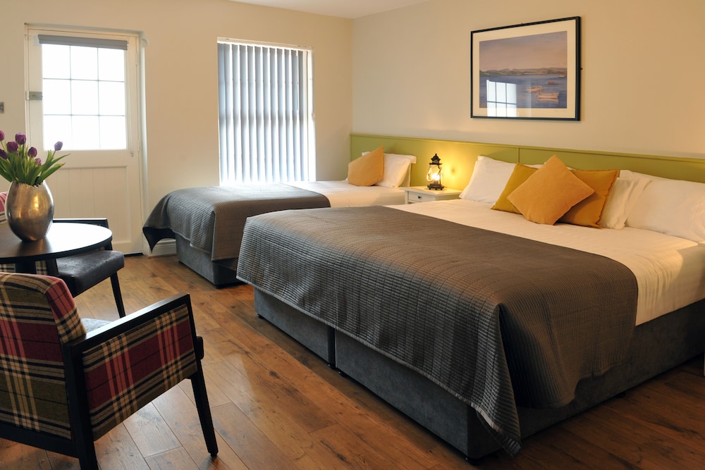 The Gateway Lodge Donegal 11/56