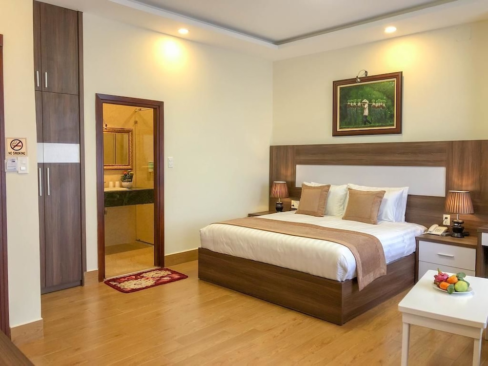 DELUXE, DOUBLE BED