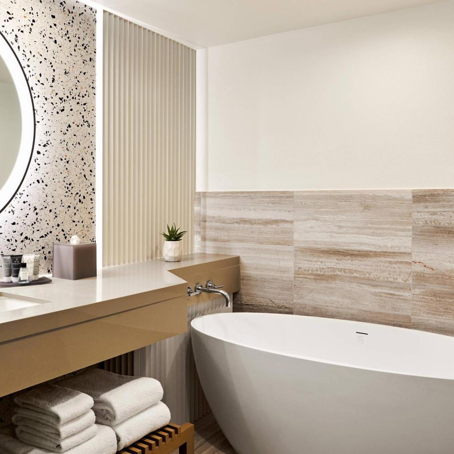 Resort, 2 Queen Beds، Jw Marriott Desert Springs Resort Spa 2/4