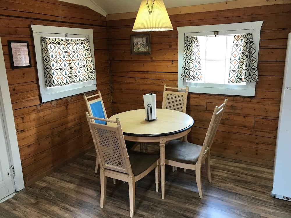Grandview Cabins & RV Resort 35/50