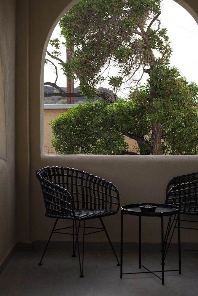 Colombo’s Beachfront 35/61