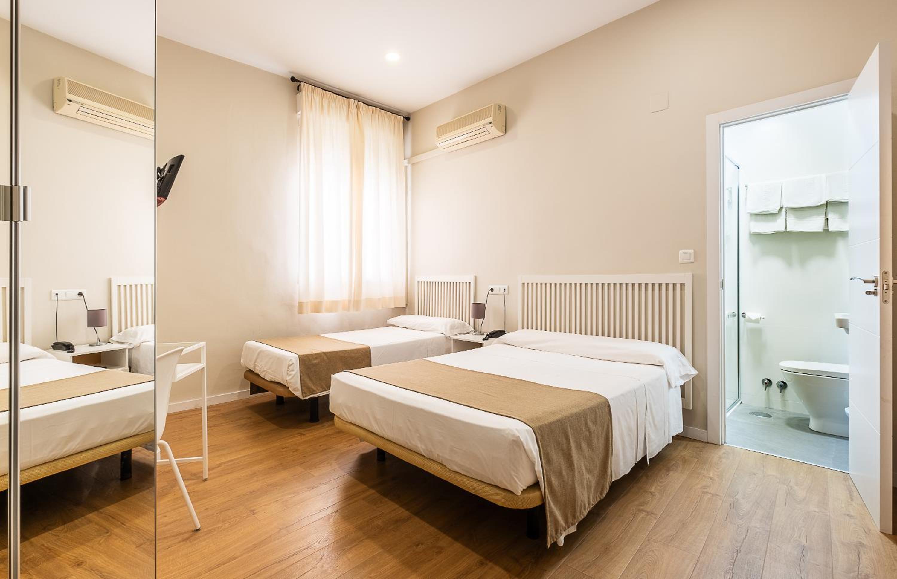 Room, Triple, 1 Double and 4 Single Beds