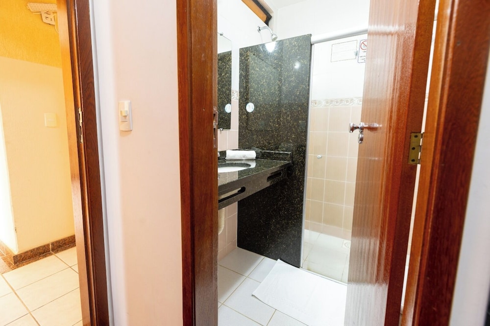 Hotel Minas Tower Leopoldina by Samba 64/64