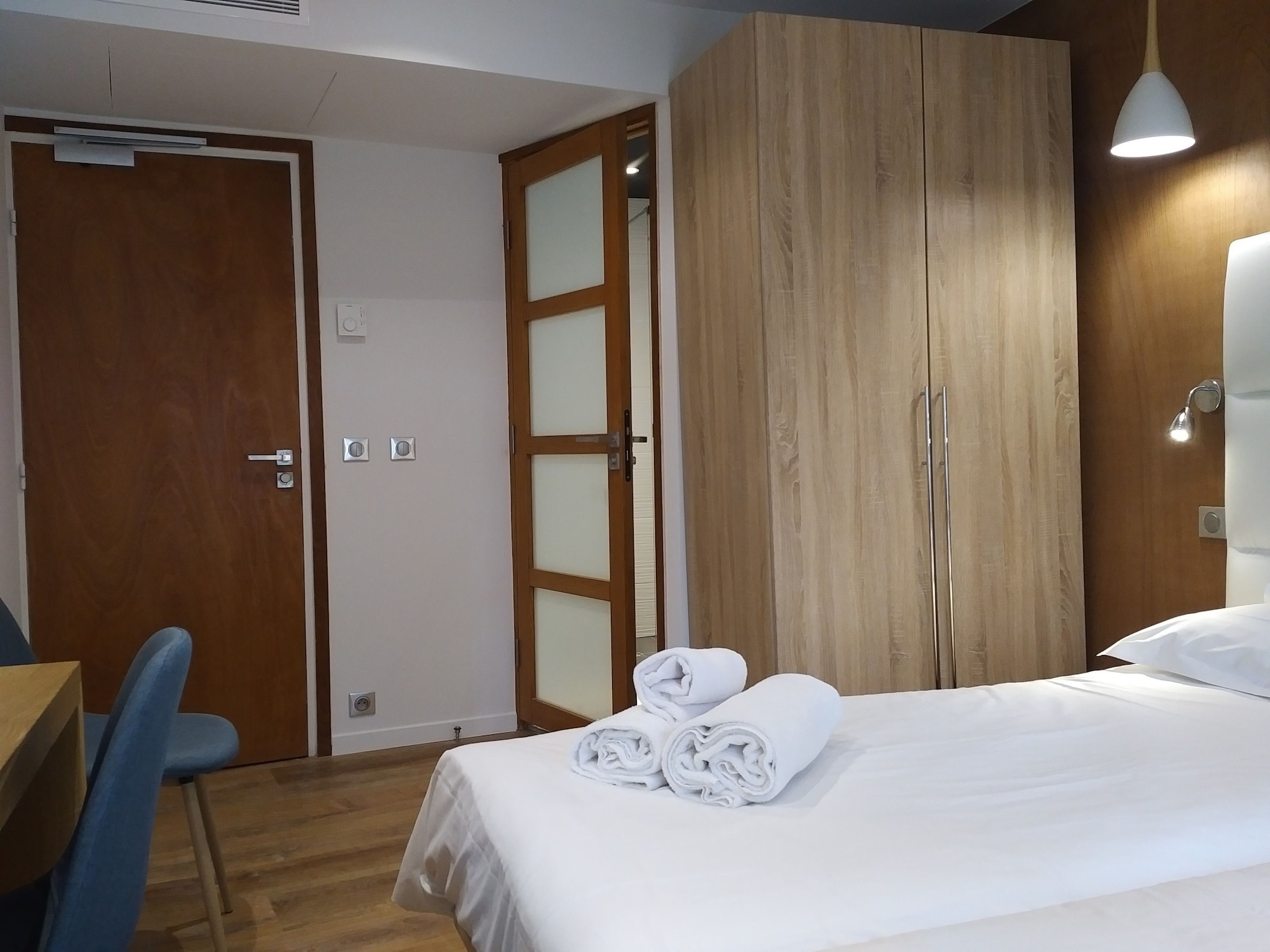 غرفة ثلاثية بسرير مزدوج وسرير فردي، Le Florian Hotel 6/10