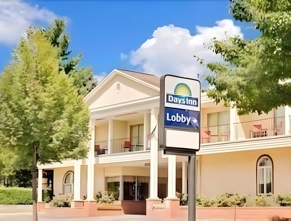 Days Inn By Wyndham Waynesboro Pa 1/18