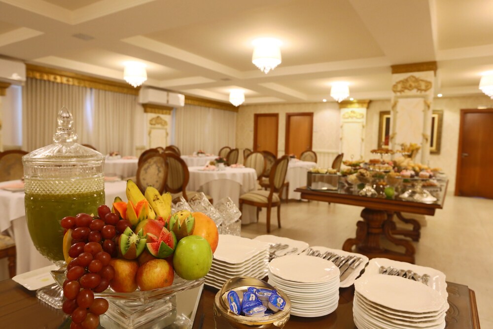 Golden Lis Hotel Boutique 60/76