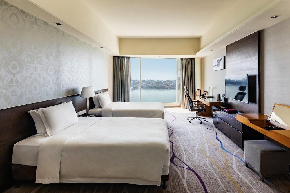 Deluxe, 2 Double Beds, Jangle View