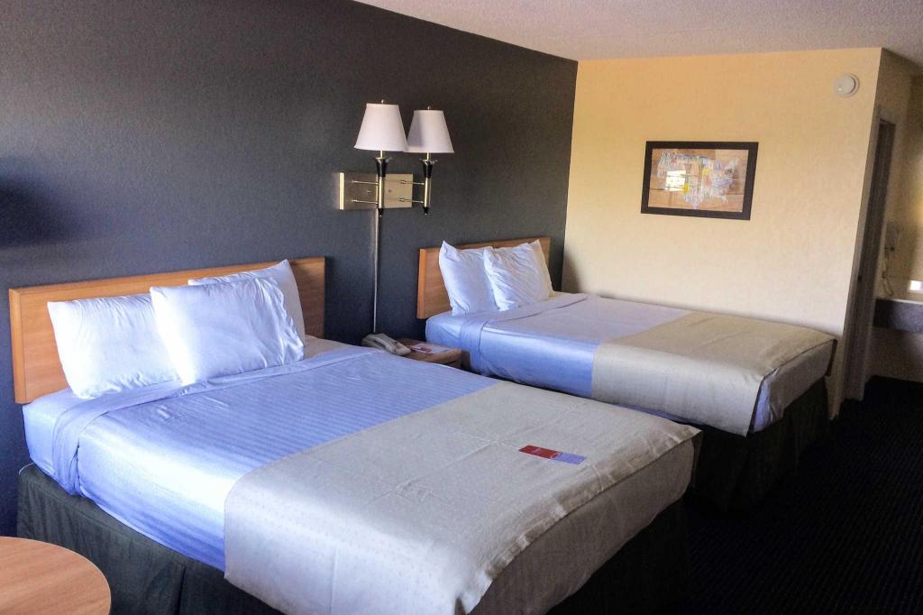 Room, 2 Queen Beds, Balcony