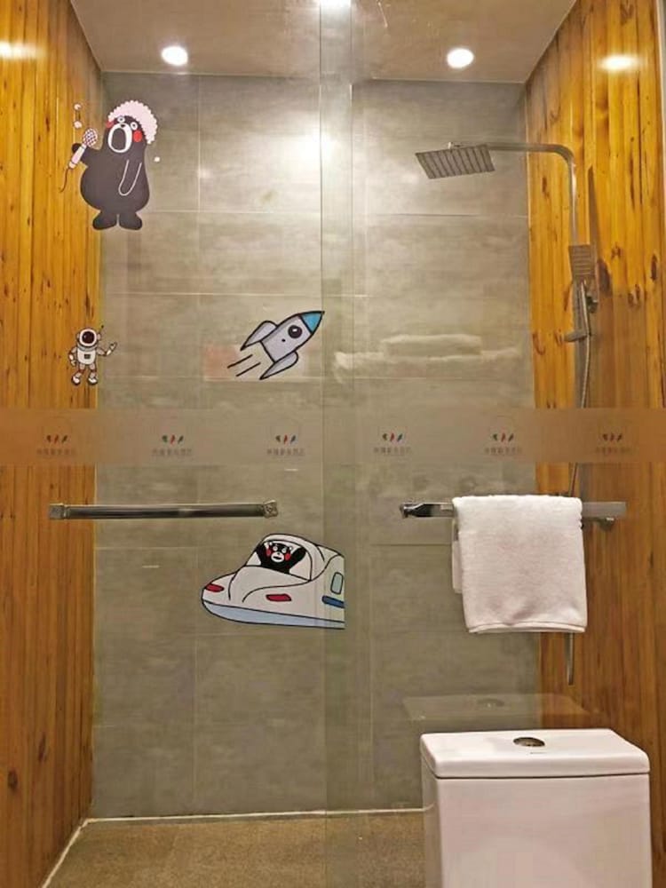 Shanghai Linyin Holiday Hotel 10/71