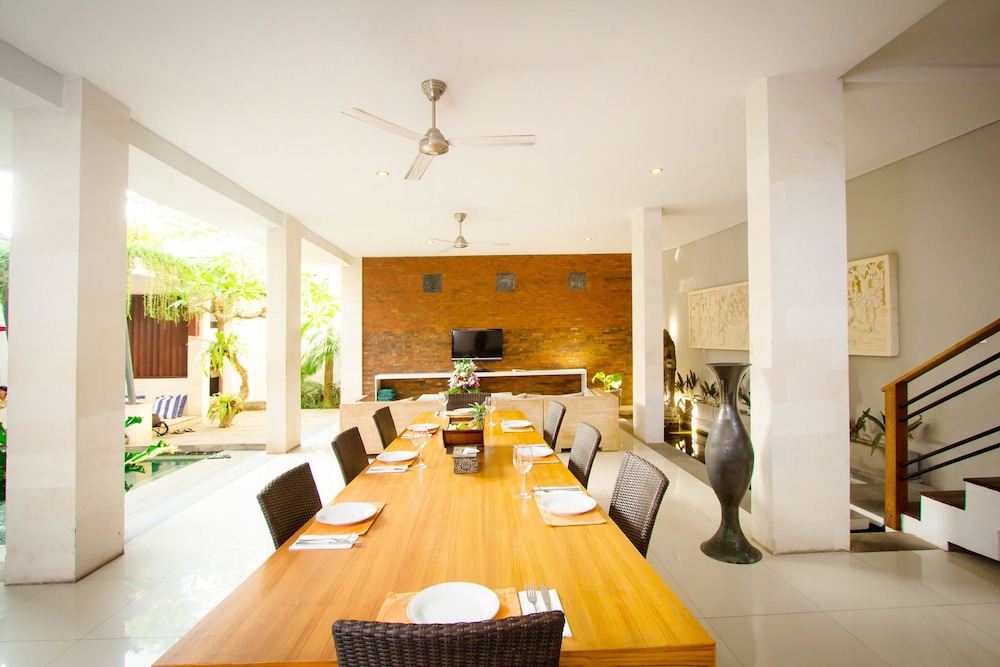Apple Villa And Apartment 39/50