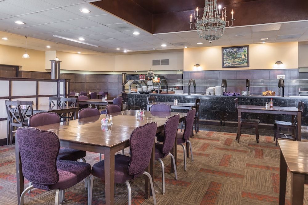 Hawthorne Inn and Conference Center 47/64