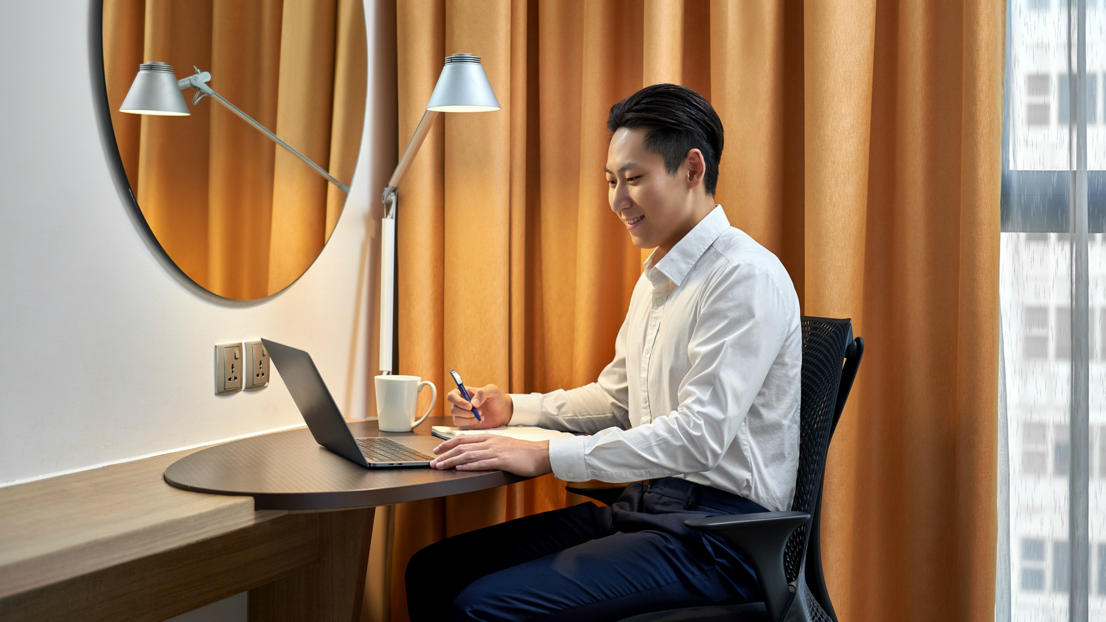 HOLIDAY INN EXPRESS KOTA KINABALU CITY CENTRE 52/55