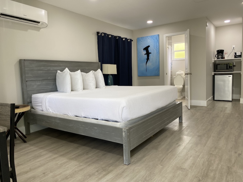 Amy Slate Apos S Amoray Dive Resort 34/76