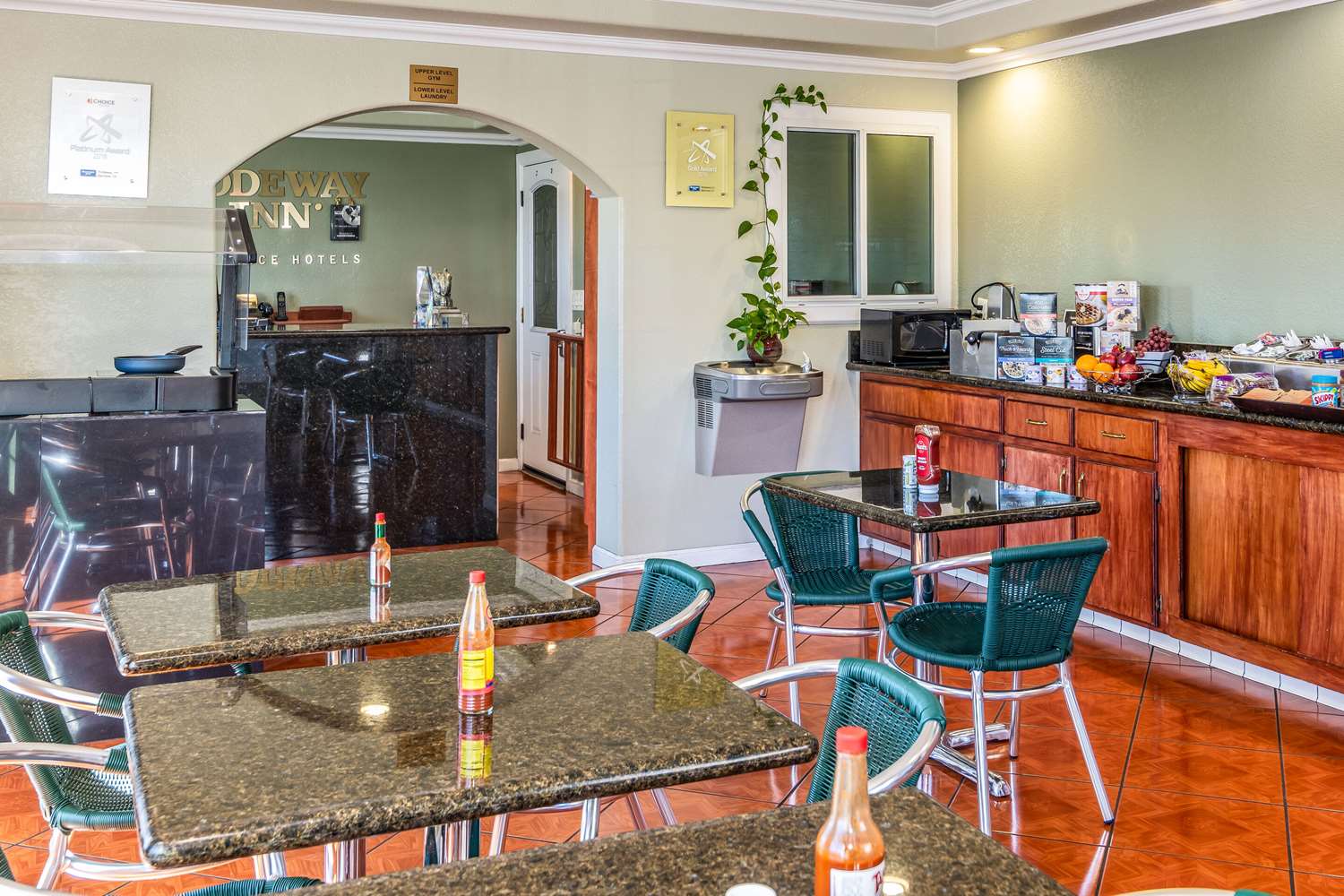 restaurant cafeteria