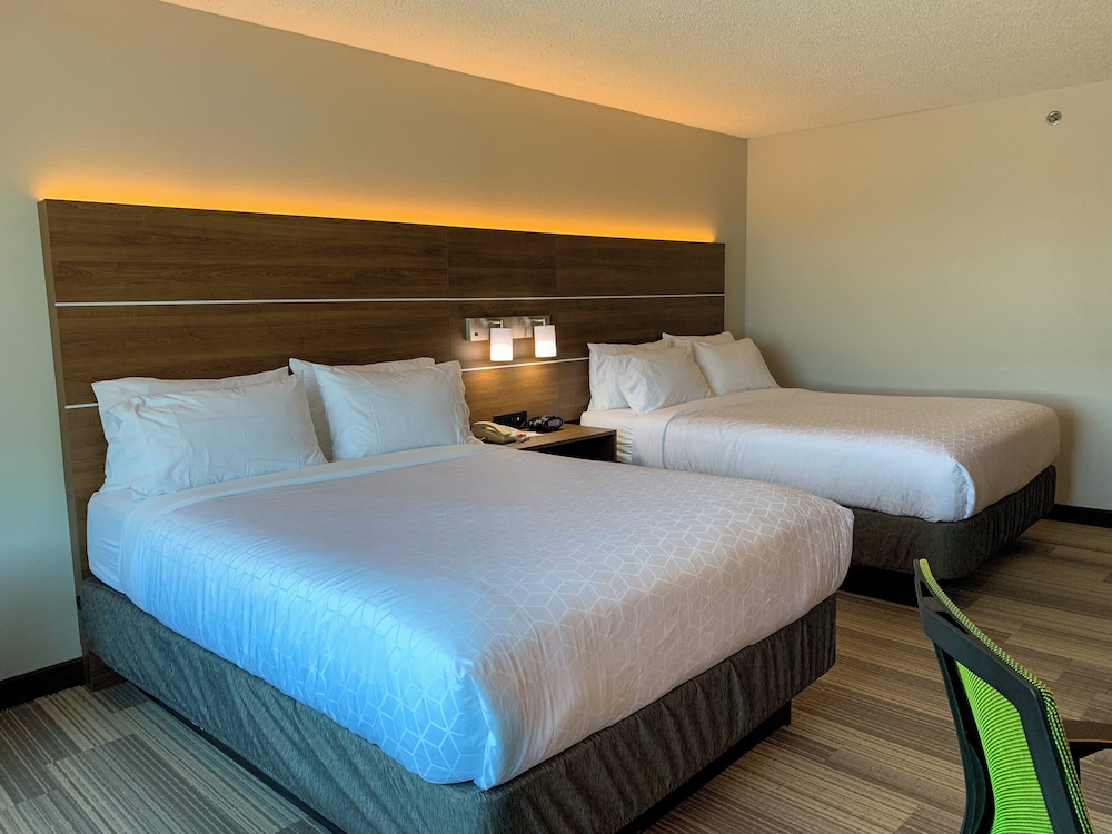 Standard, 2 Queen Beds