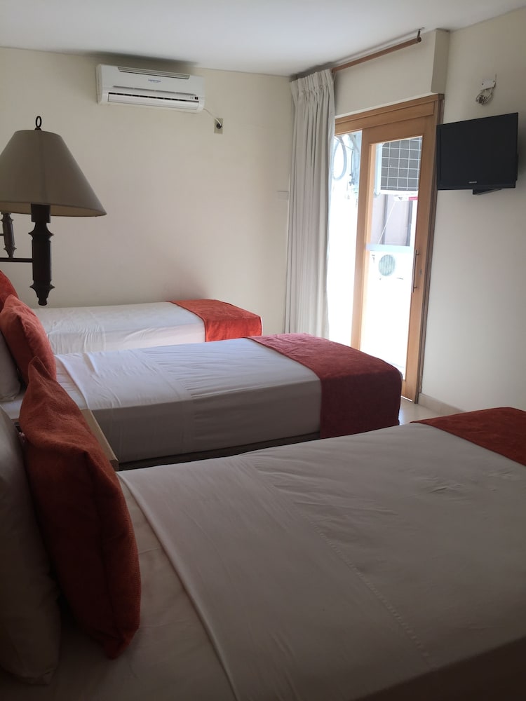 Be La Sierra Hotel 26/73