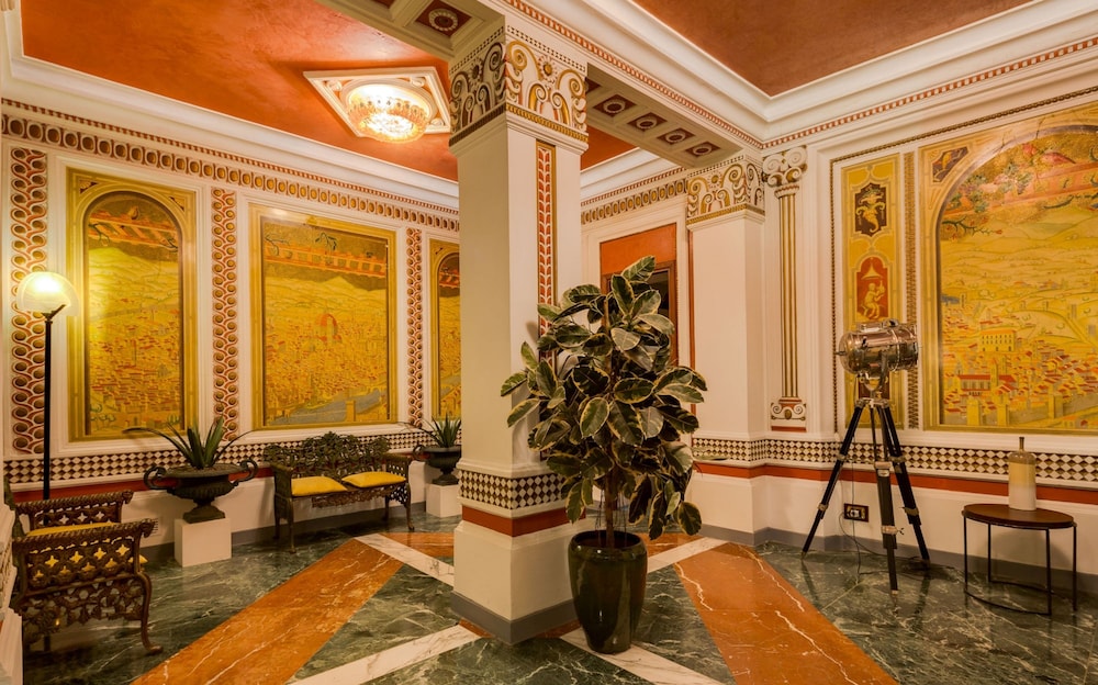 Roma Hotel 72/89