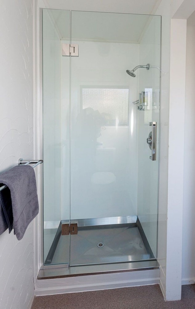 16 Northgate Motor Lodge 20/35
