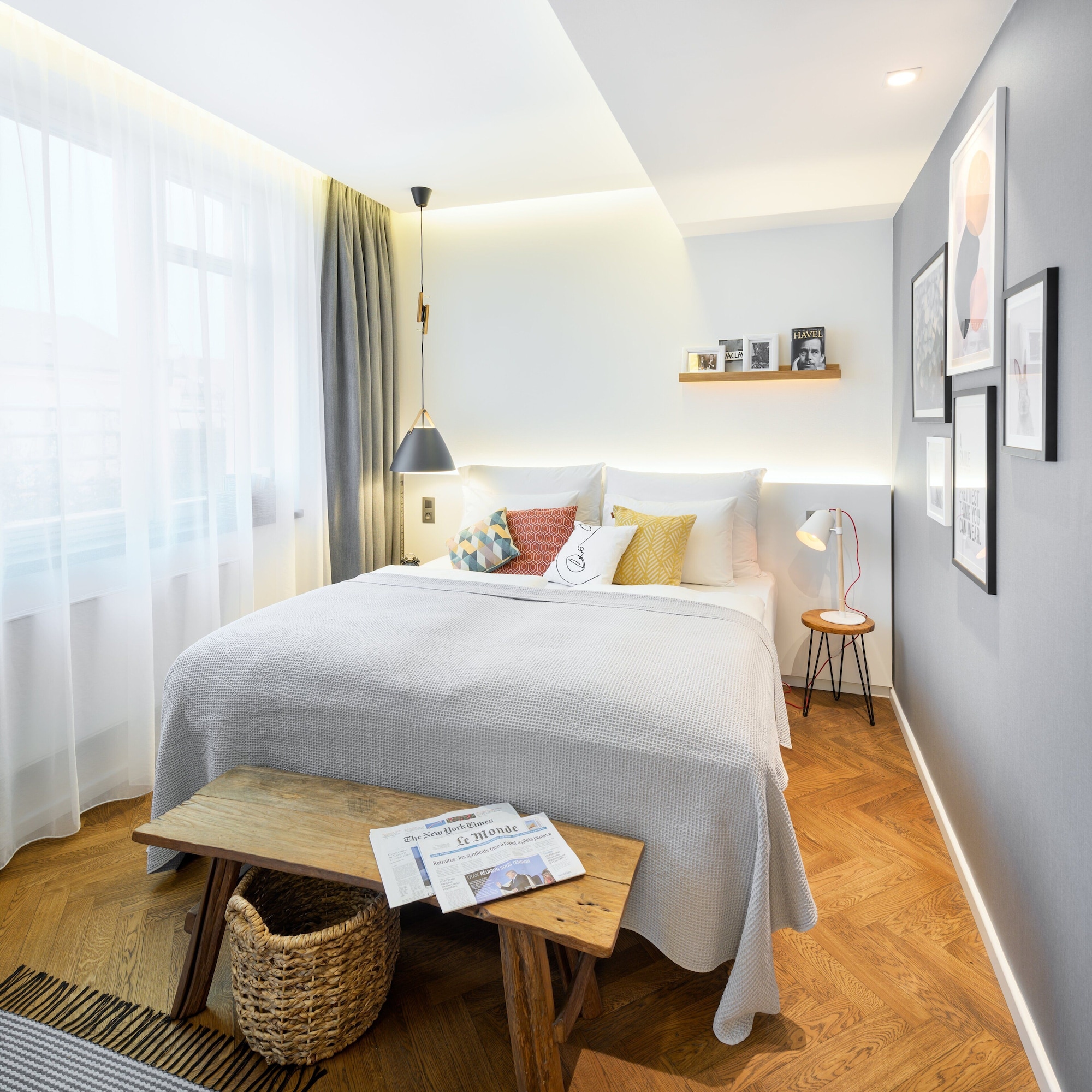 SUPERIOR, DOUBLE OR TWIN BED