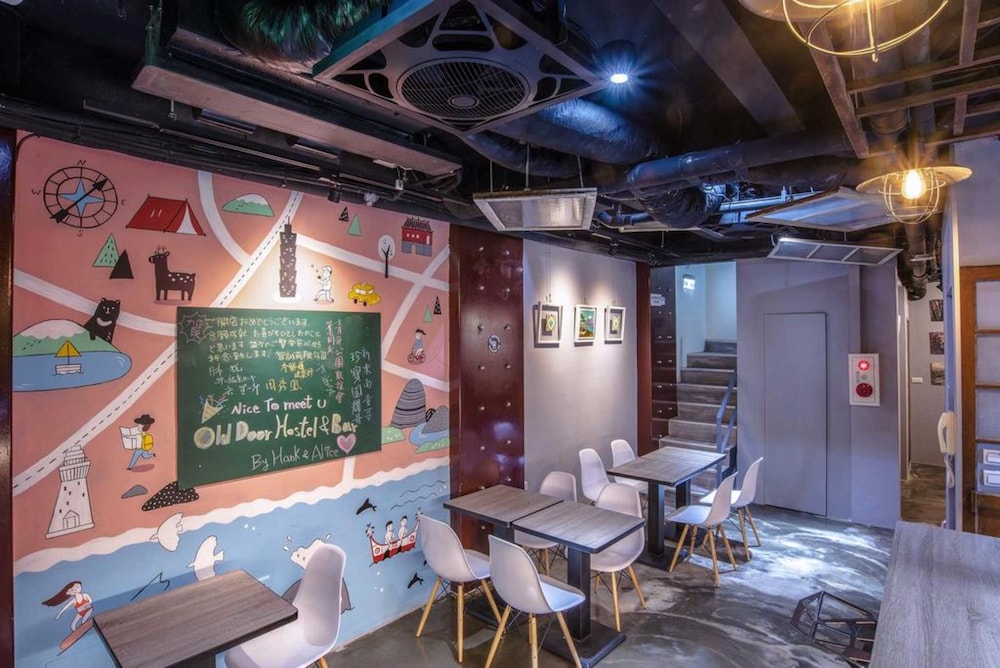 Old Door Hostel & Bar 33/57