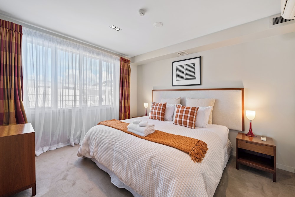 The Waterfront Suites Heritage Collection 13/50