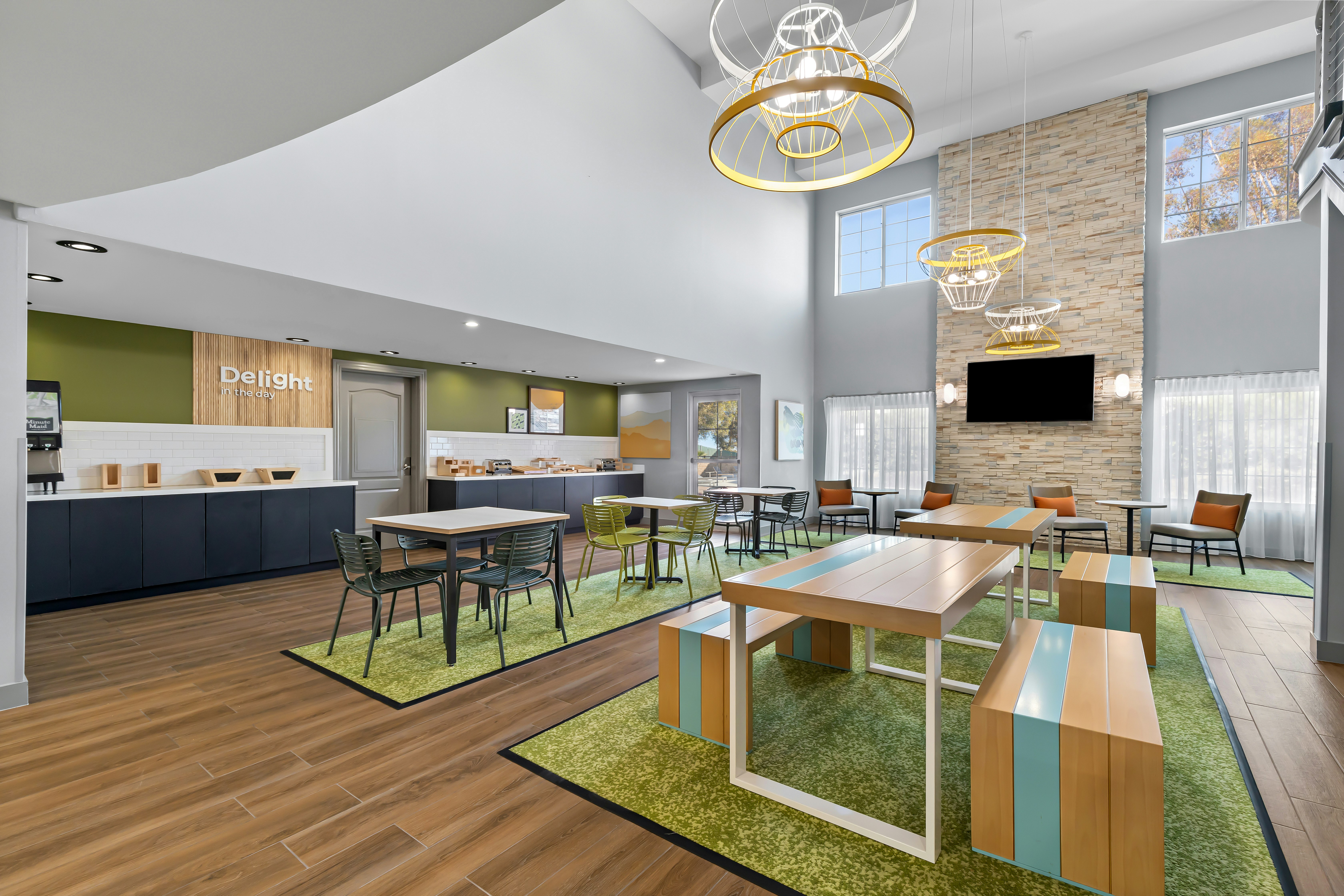 Spark by Hilton Redlands 30/40