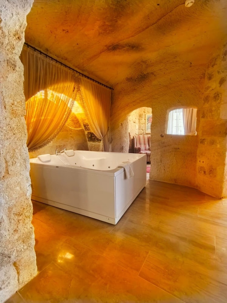 Acropolis Cave Suites 4/50
