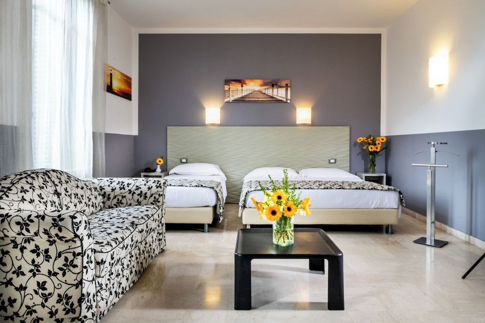 Hotel Garibaldi 47/72