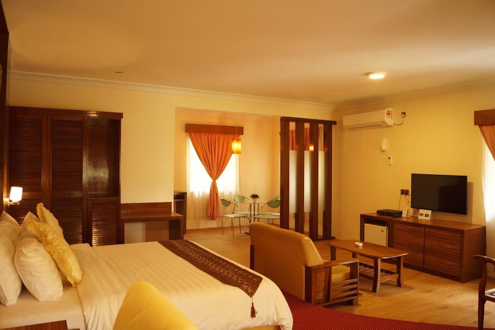 Rompin Beach Resorts 11/39