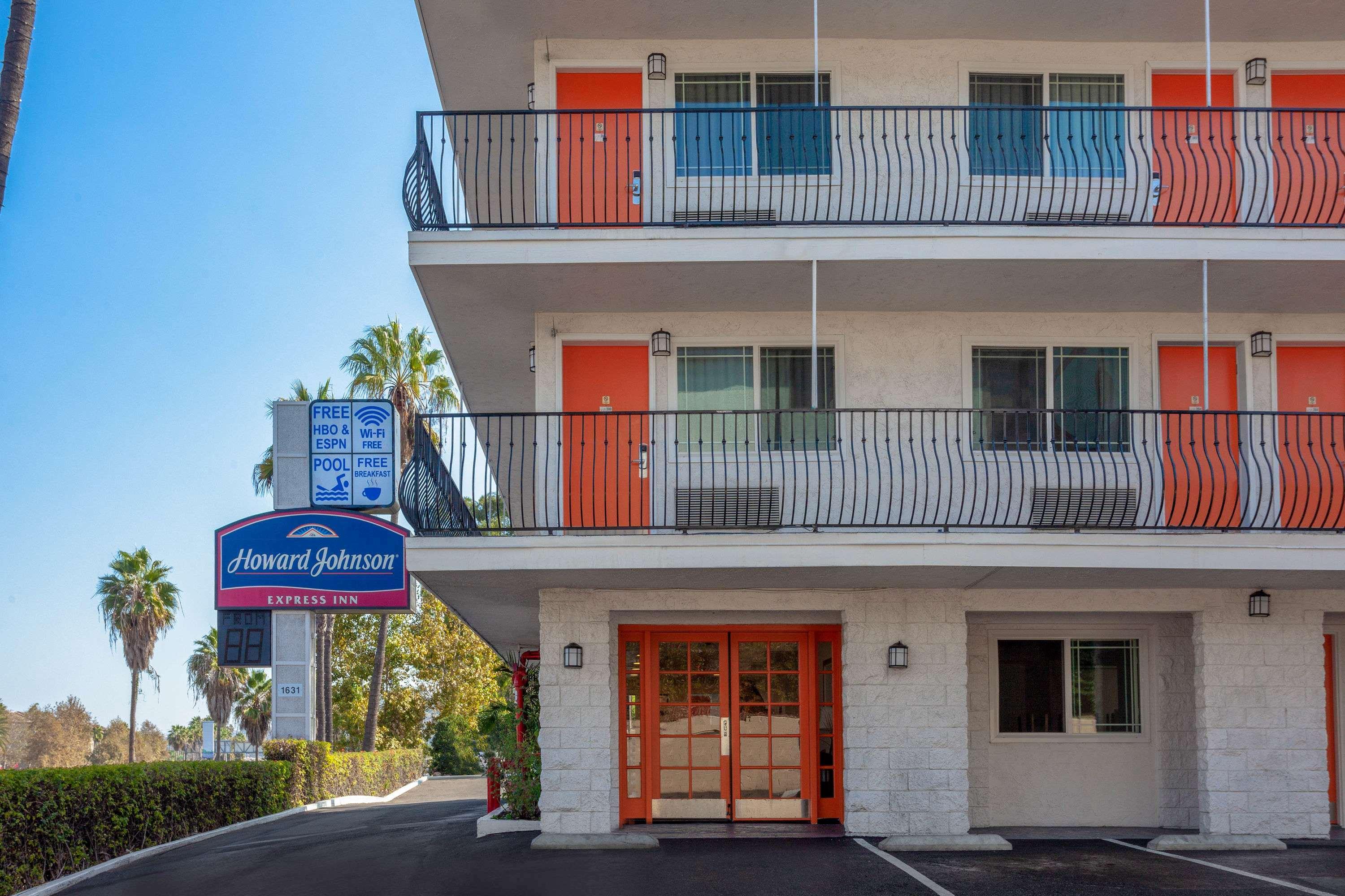 Howard Johnson By Wyndham San Diego Hotel Circle 2/25
