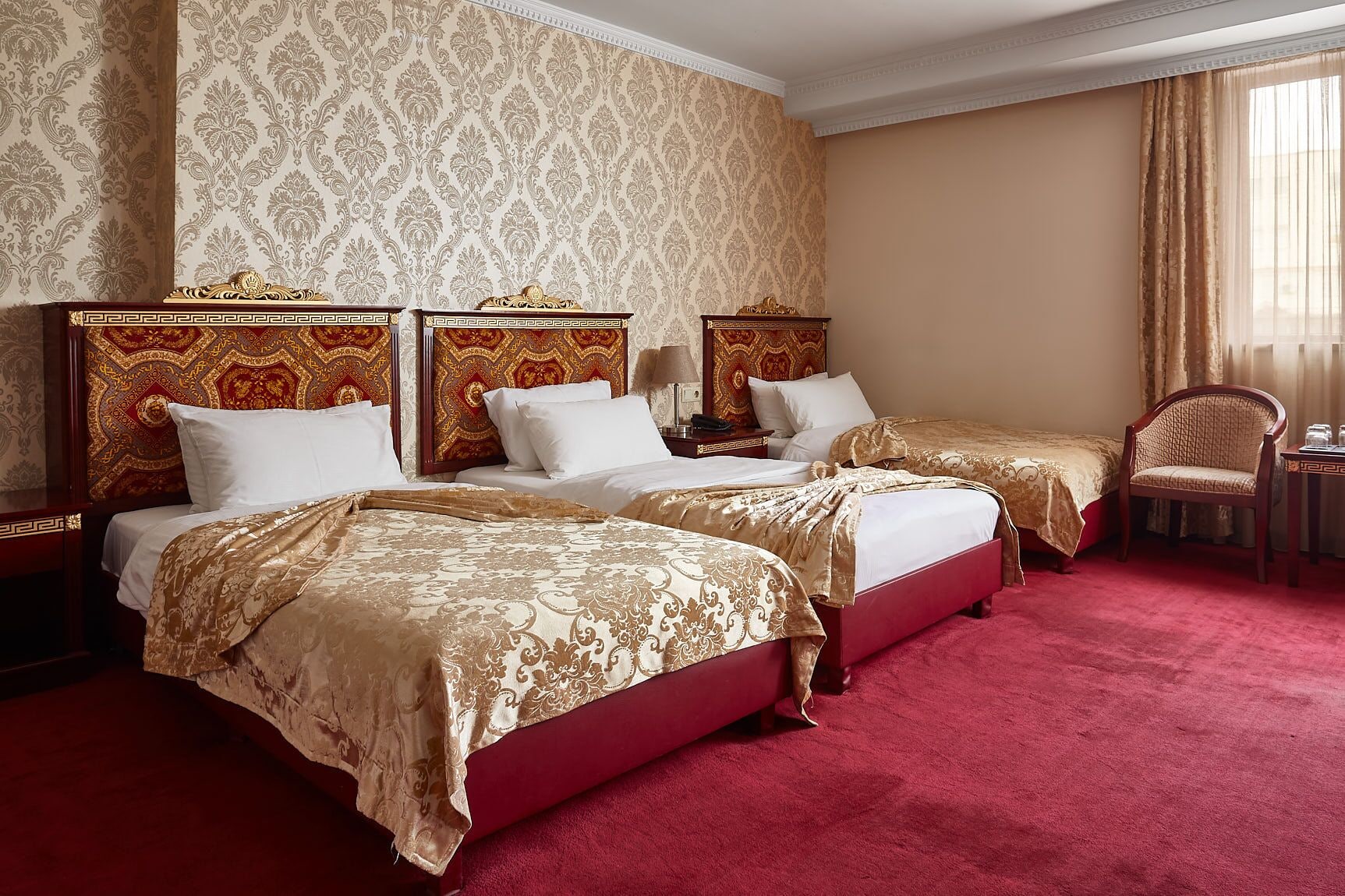 ROOM, TRIPLE