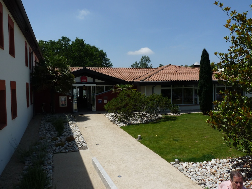 surroundings