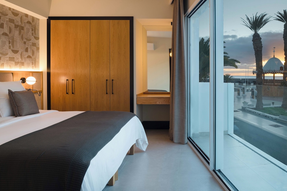 Blue Marina Suites 10/43