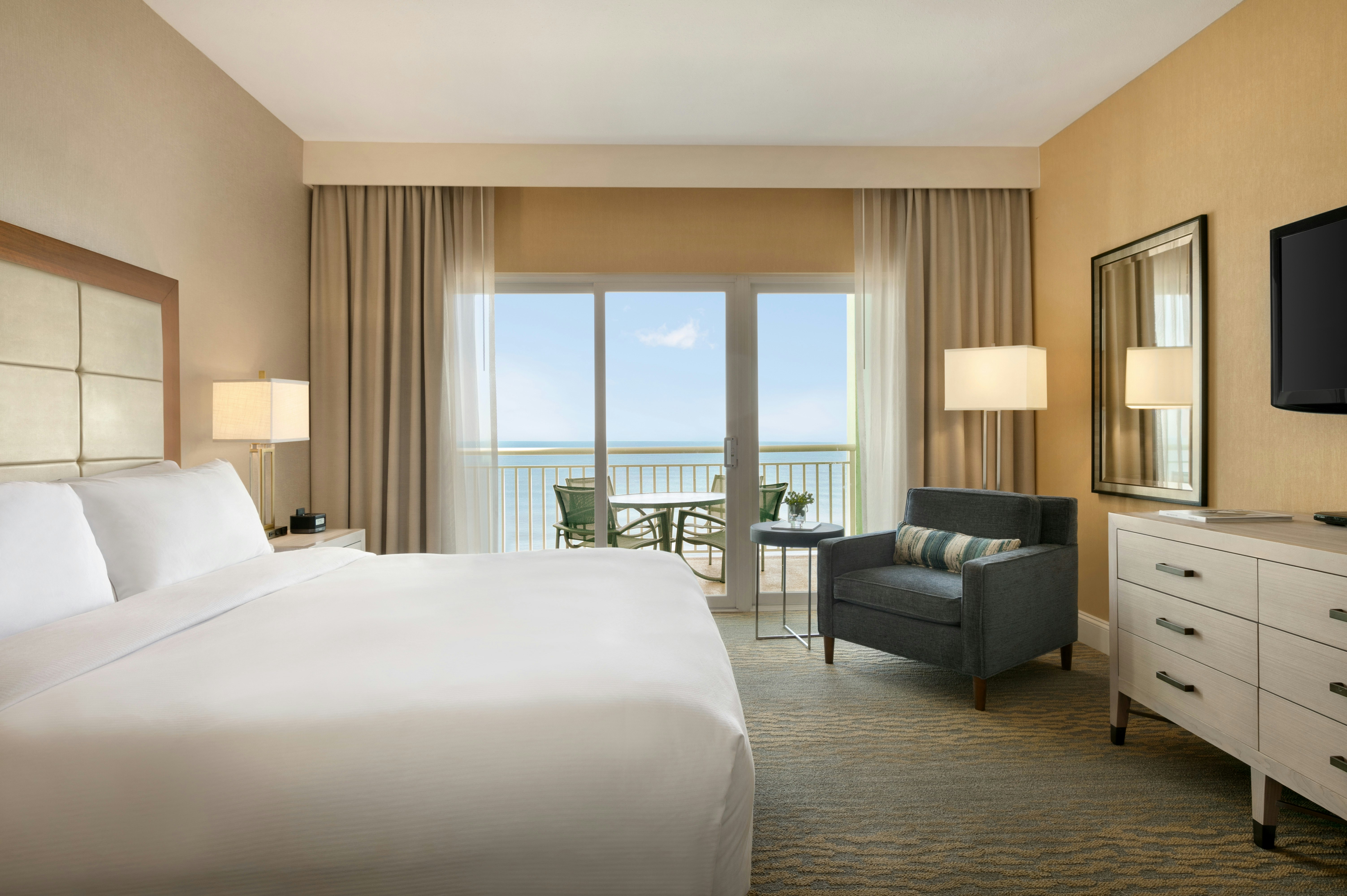 Hilton Suites Ocean City Oceanfront 16/63