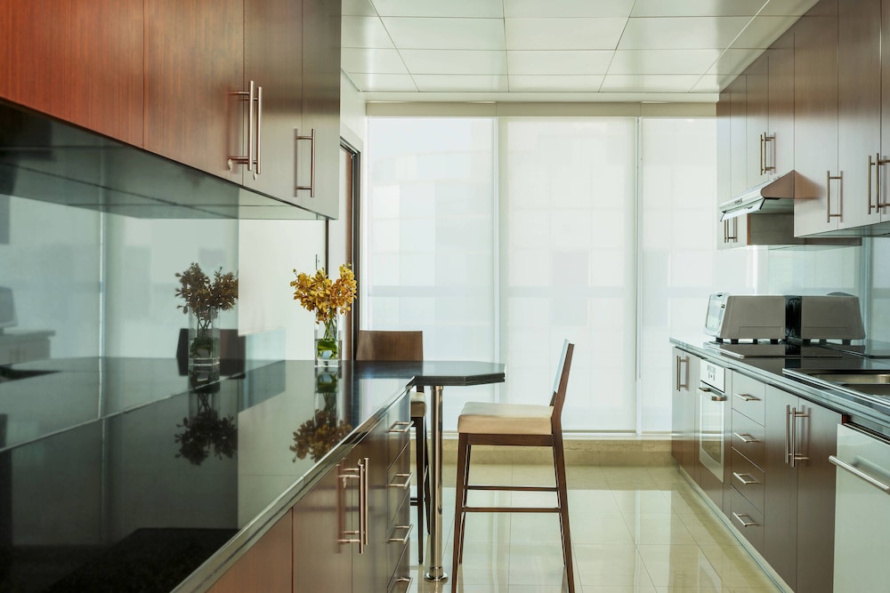Four Points by Sheraton Sheikh Zayed Road 16/46