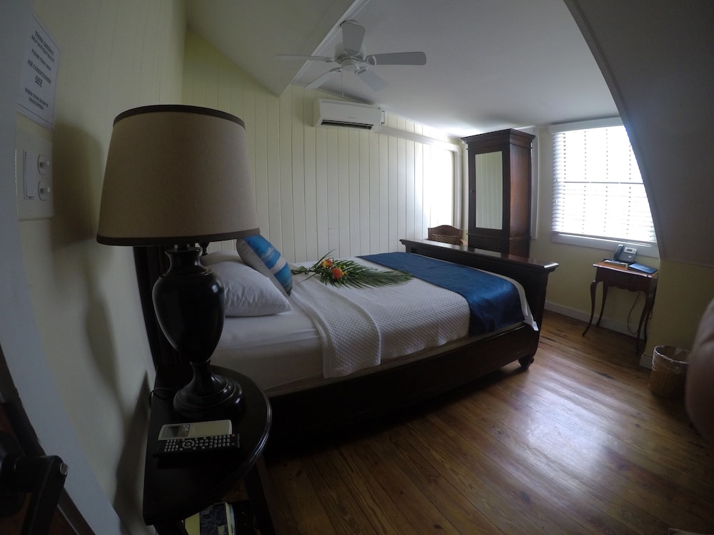 Club Comanche Hotel St Croix 16/58