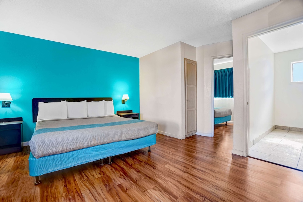 Motel6 Fort Bragg, CA 23/49