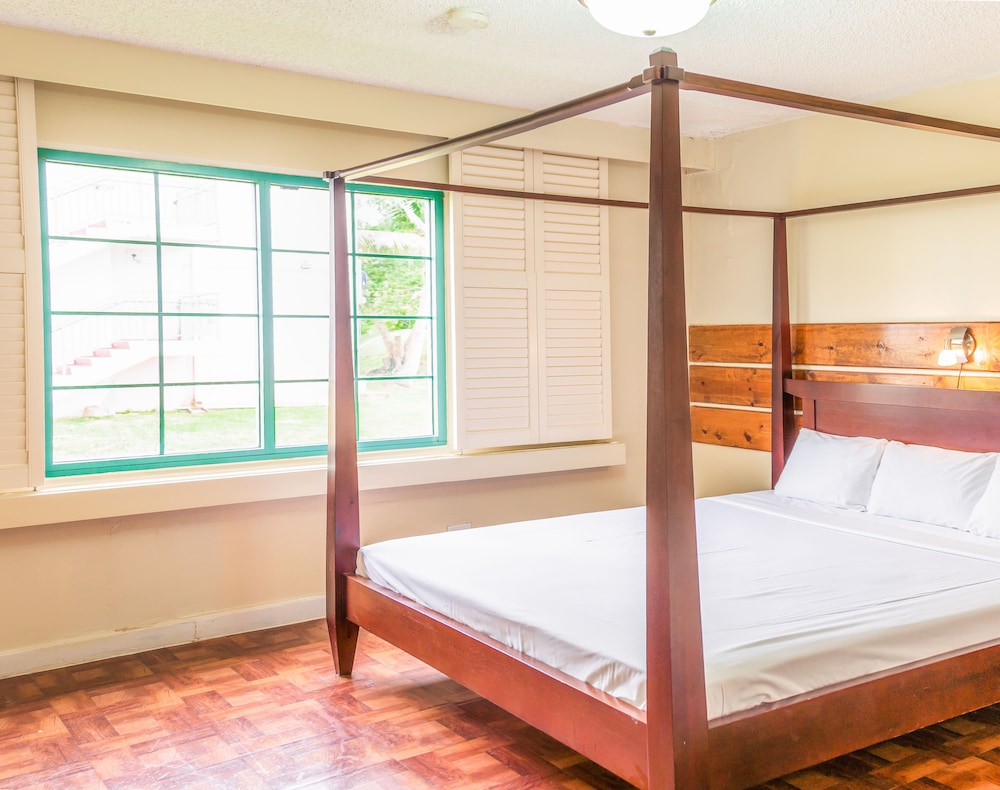 Garden Villa Hotel 12/60
