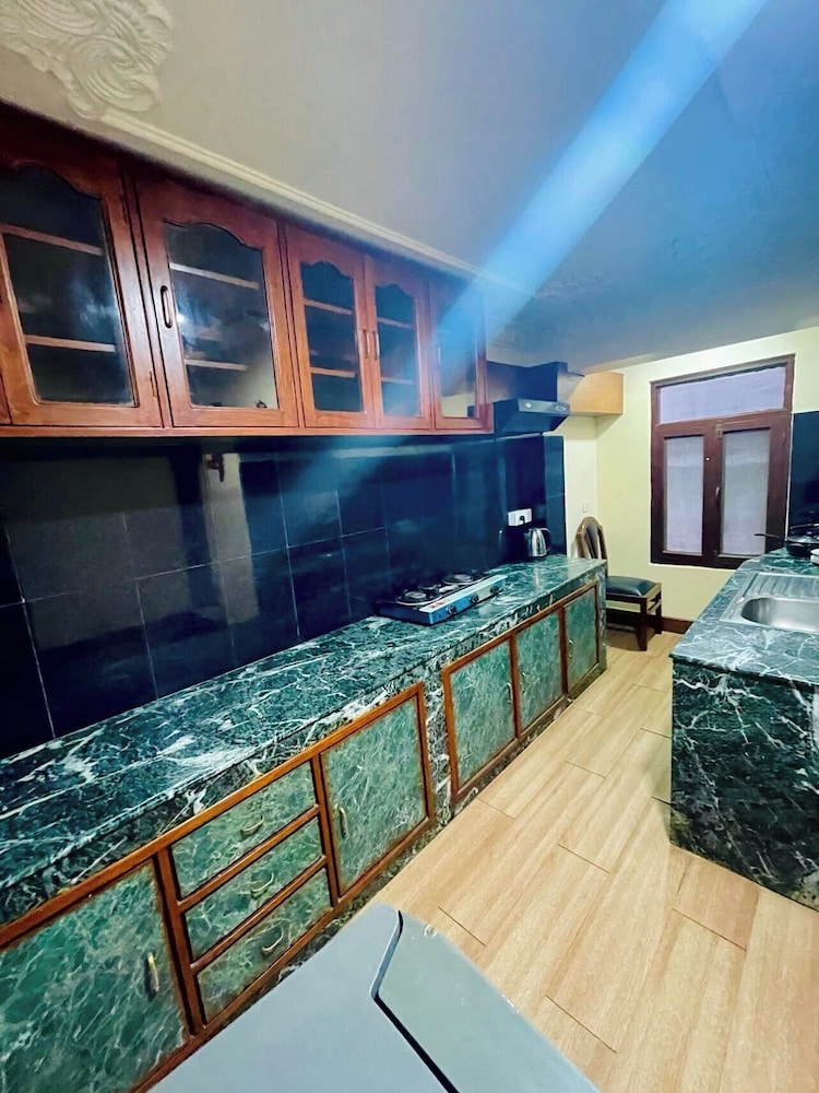 Bodhi Inn & Suite 10/50